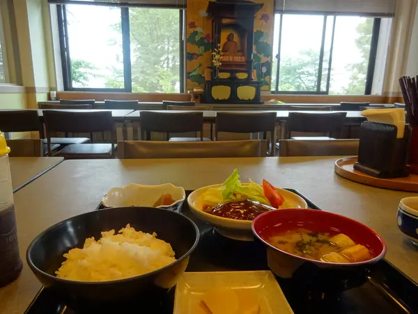 西教寺でランチ