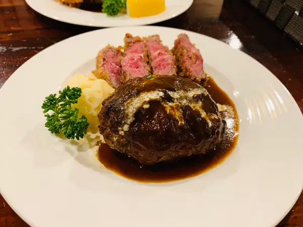 ハンバーグ＆ミスジステーキ