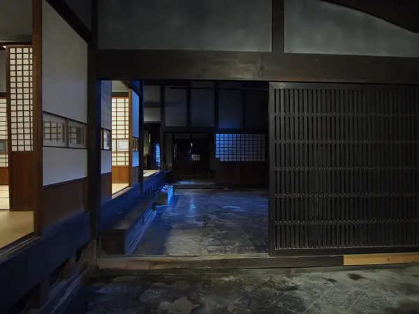 土間