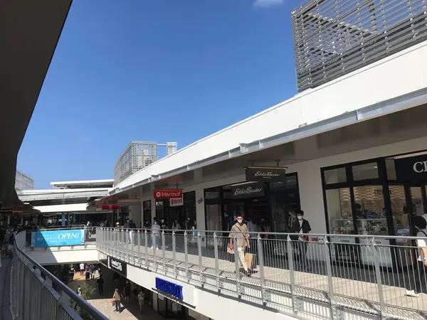青空が広がってます。