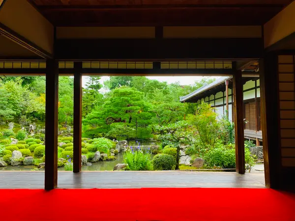 庫裏 お抹茶席   と   庭園