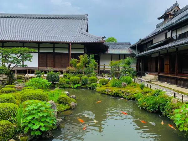 芙蓉池 と 方丈