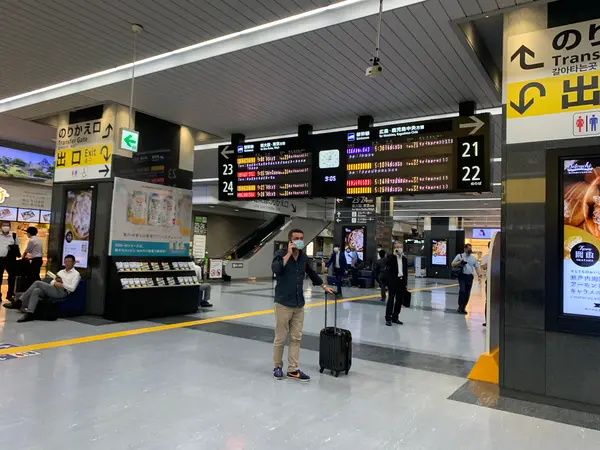 改札内