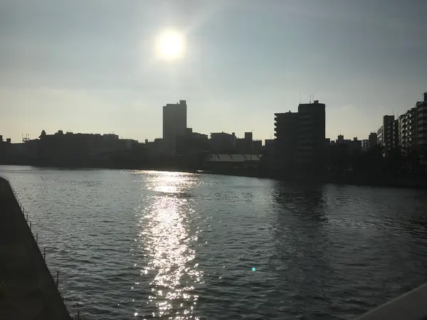 シークレインに陽が沈む〜♪