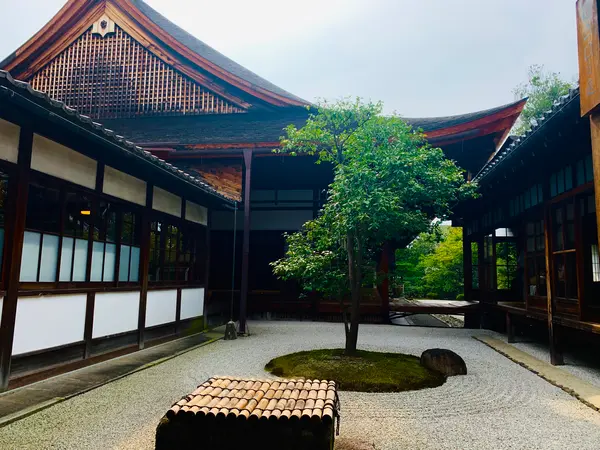 庭園「〇△□乃庭」