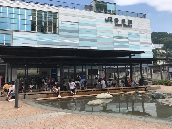 熱海駅前の足湯
