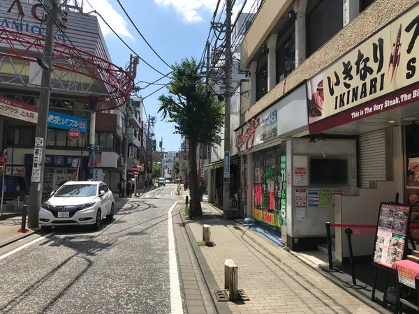カミオ裏