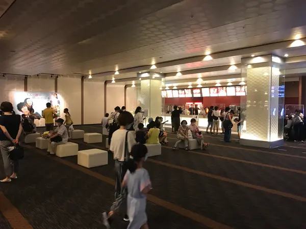 スクリーンは9つ