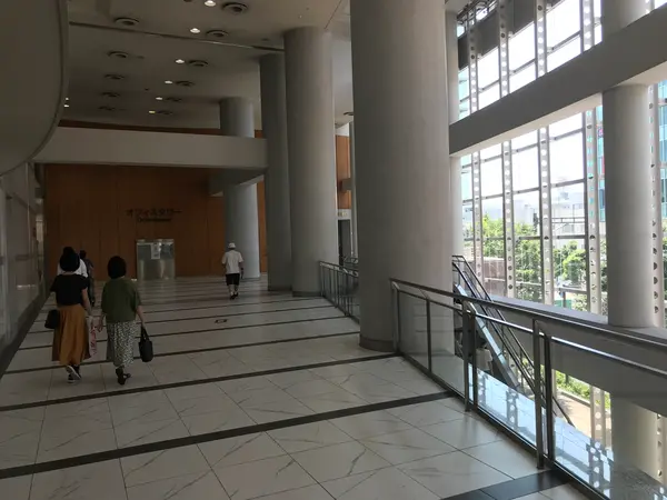 タワーエントランス