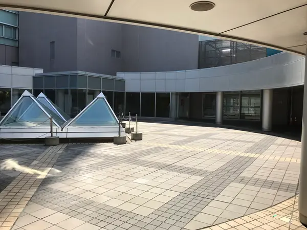 ひまわりの郷前広場