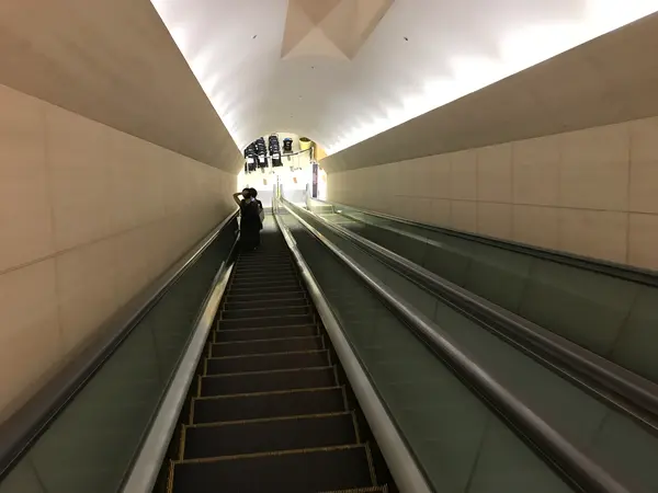 駅ビル通過後