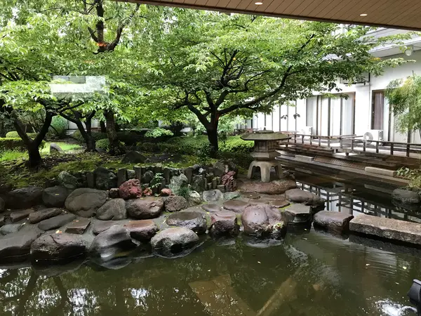 非常に手入れされた庭