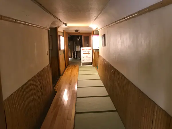 トンネルを抜けると