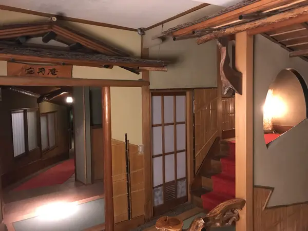 この凝った作り。