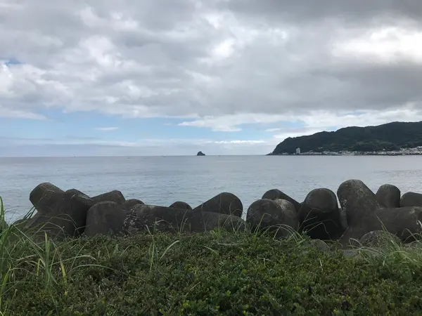 手石島も見えます。
