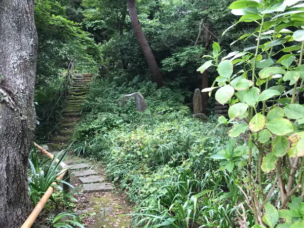 仁王門前