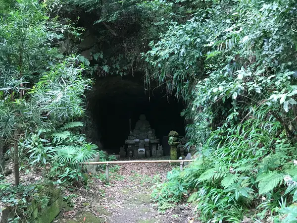 階段下から右側