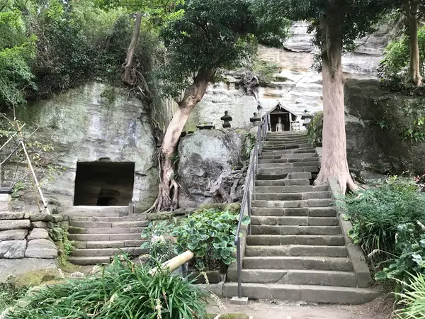 穴ぼこ多いです。