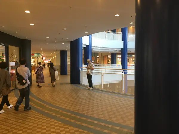 吹き抜けを多様してます。