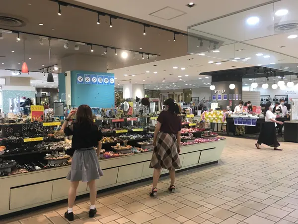 B館はファッションビル的