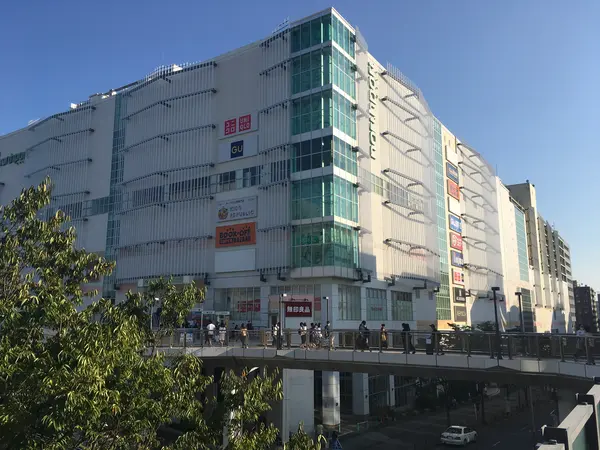 港北NT最大の超大型商業施設。