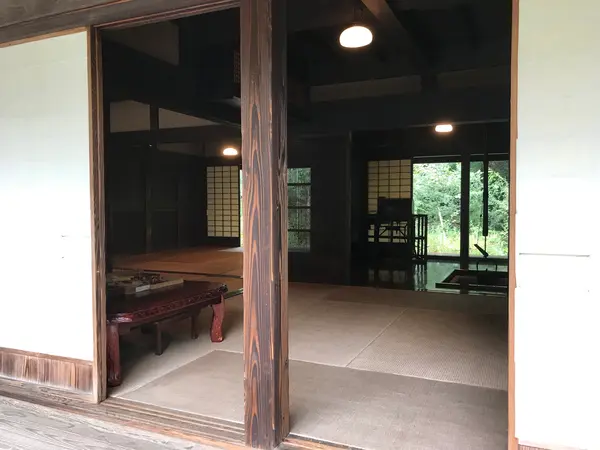 外から内部も