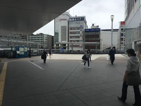 バスセンターペデデッキ