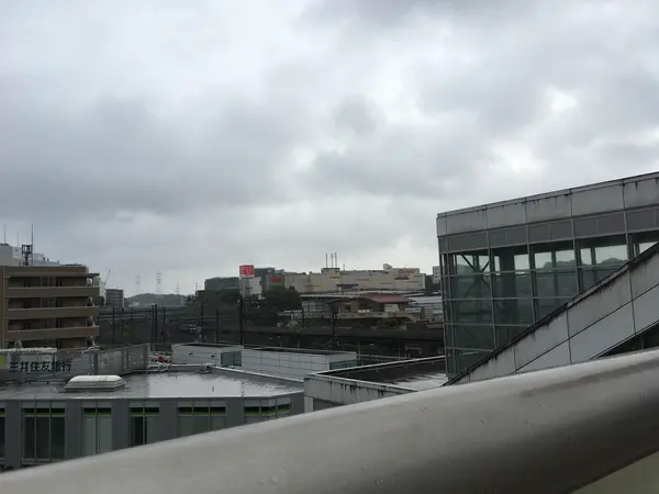 では、西口へ