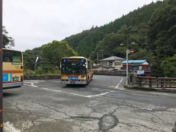 大山ケーブル駅バス停