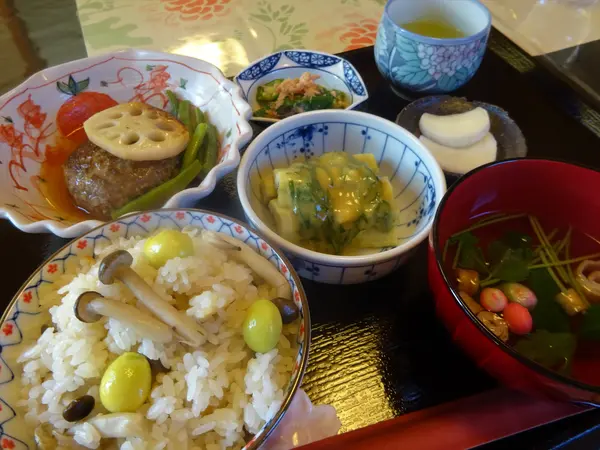 季節のご飯のお任せランチ
