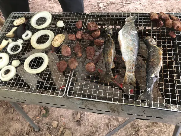 釣った魚もたべます