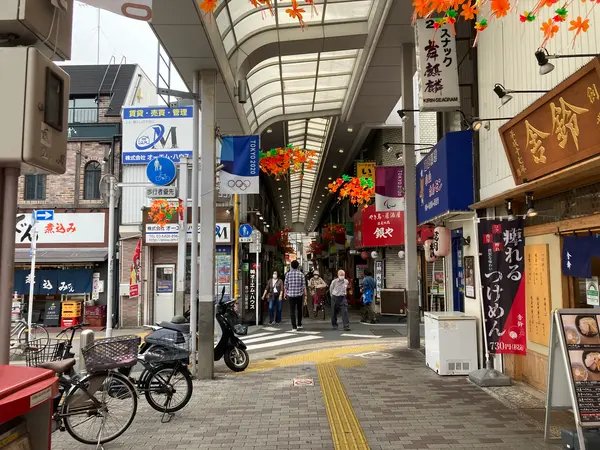 駅前のアーケード