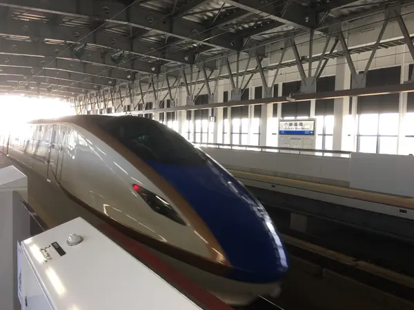 いわずと知れた「北陸新幹線」