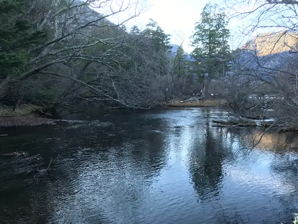 湯ノ湖から湯滝の落口