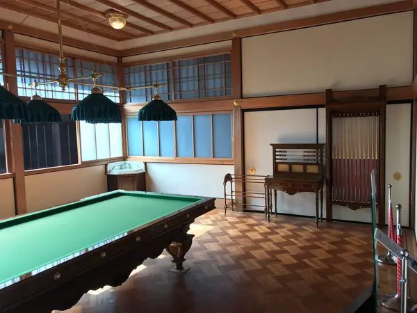 一体何なのだ、この空間はw