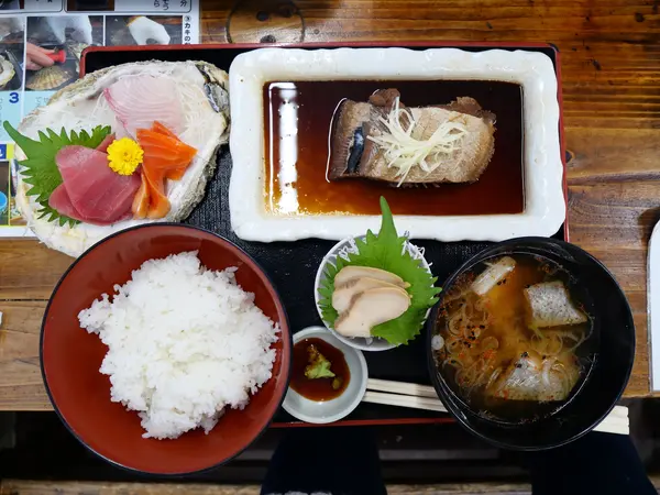 「本日の日替わり かれい定食」(1500円)