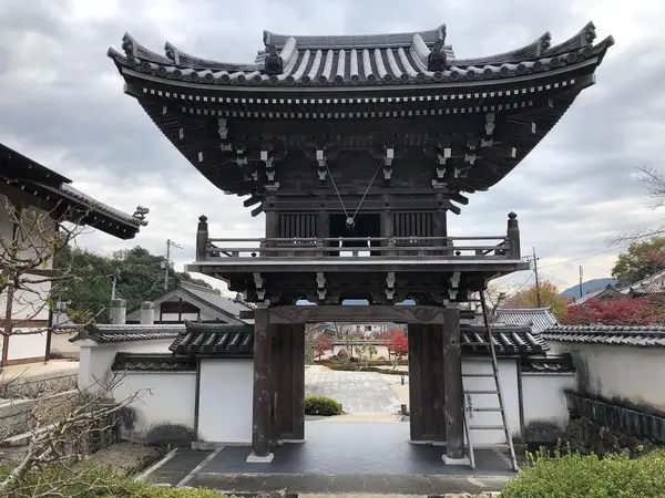 鐘門