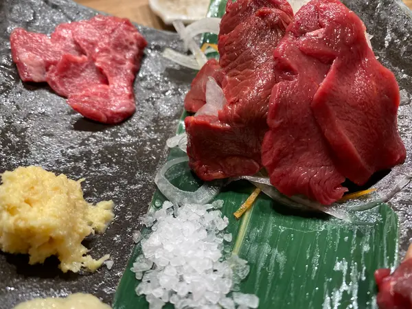 馬刺し三種盛り
