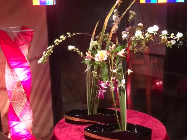 店内には活け花が沢山！