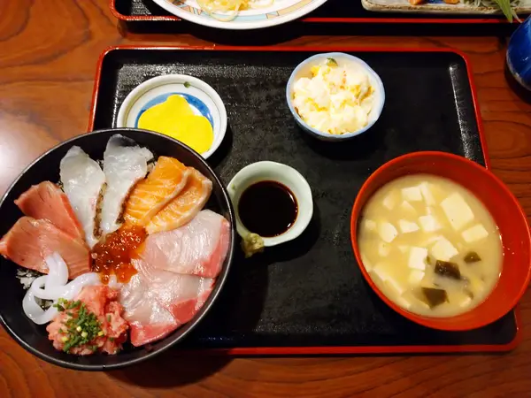 海鮮丼
