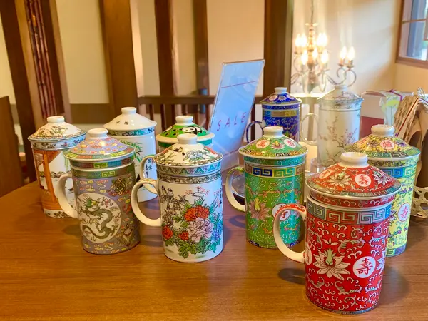 こちらの茶器、約1300円とやすい！