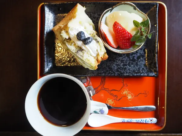 ゆっくりお昼コースに付くケーキセット