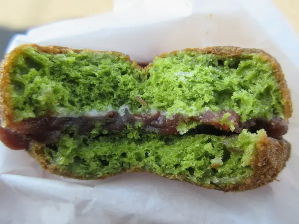 ドーナツを割ると