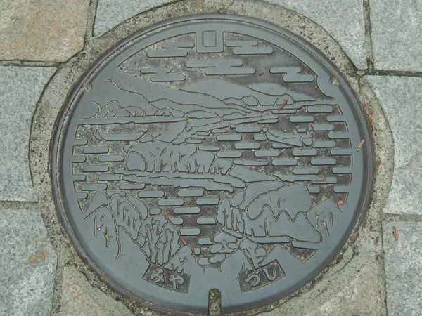ご当地マンホール
