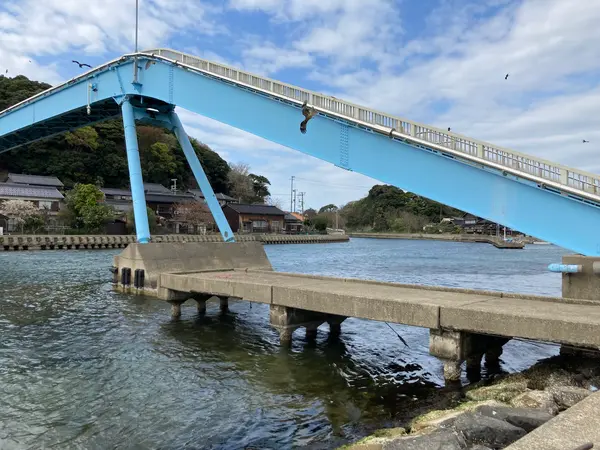 ブルーな湊小橋