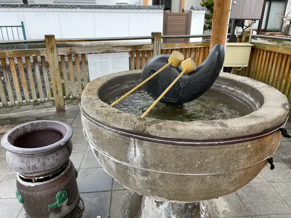 天然の化粧水を無料でお持ち帰り
