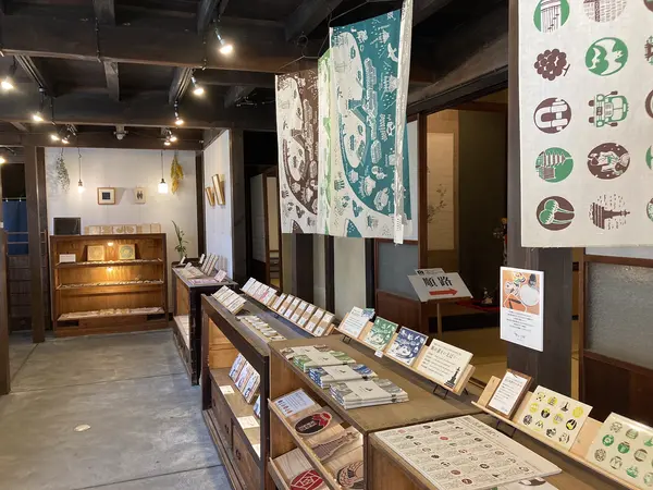 1階は雑貨屋さん。
