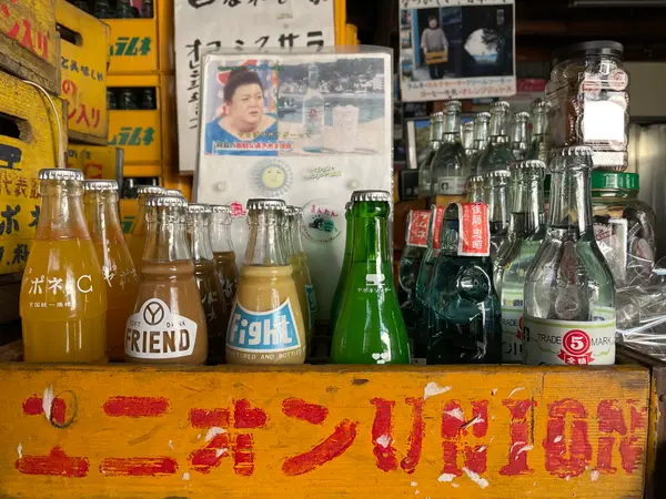 お店の人によると、箱も購入できるのだそう。