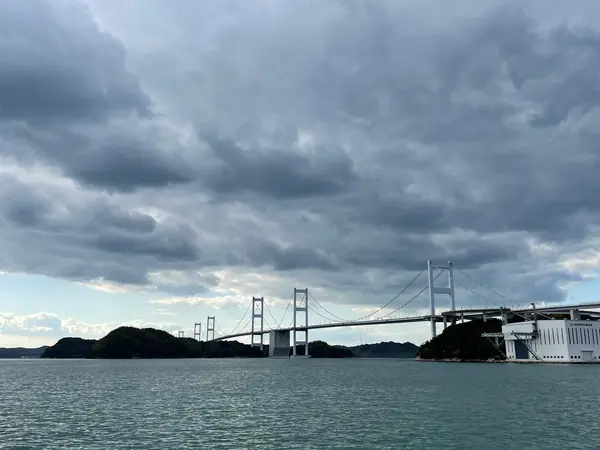 大島側から望む来島海峡大橋￼