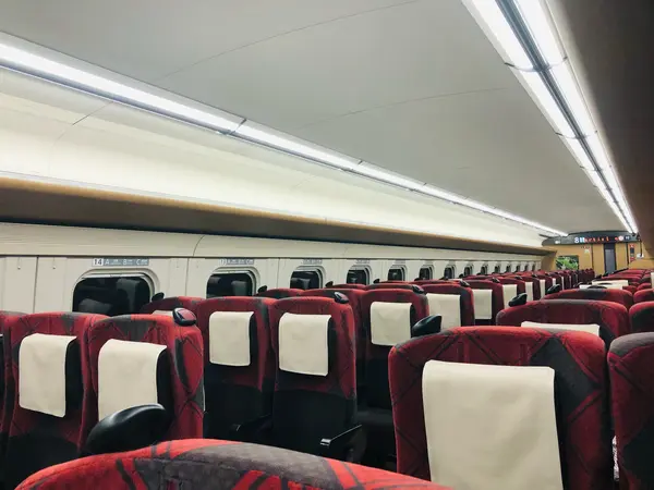 車内は空いてます🙇‍♂️